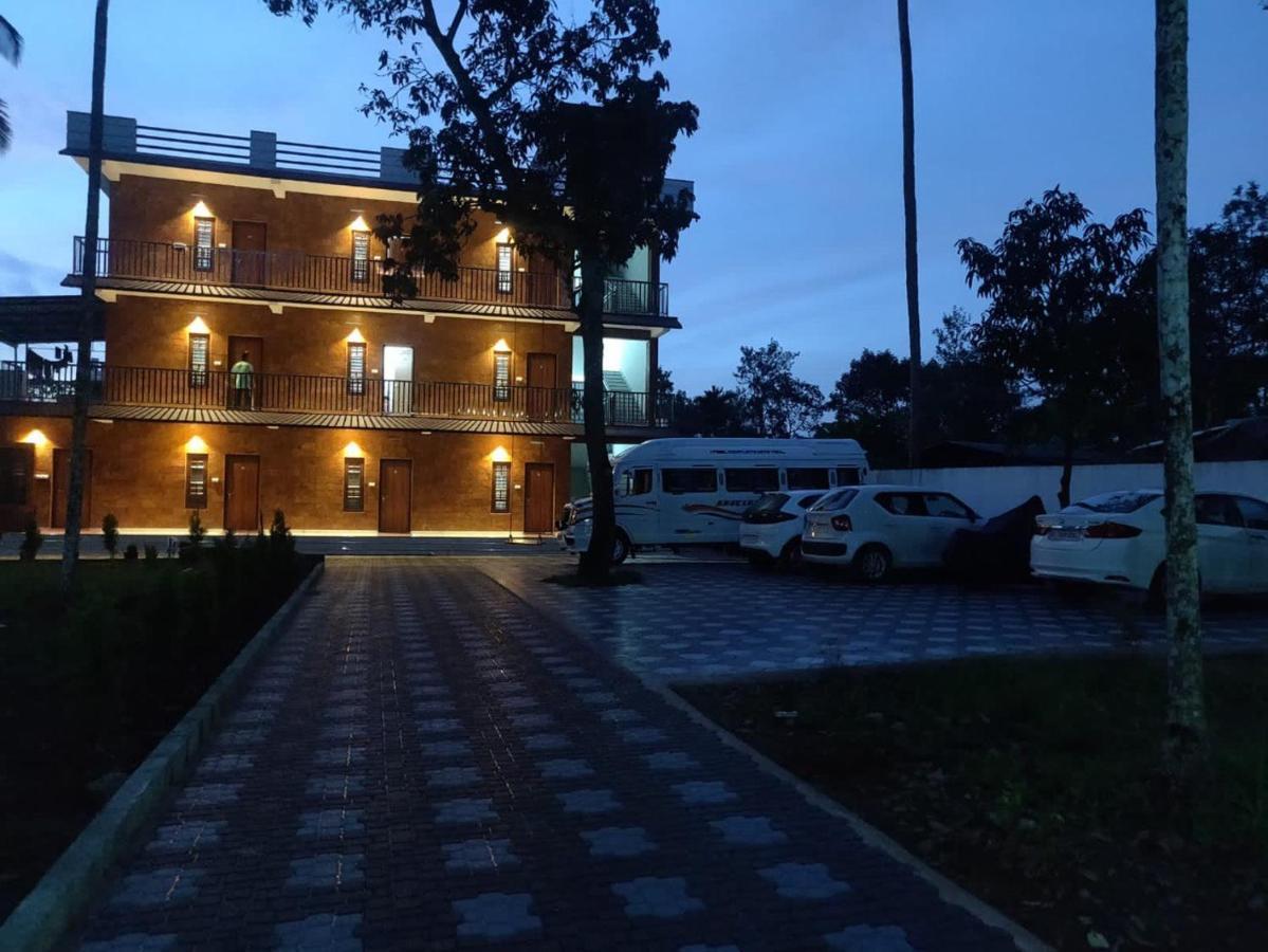 Dolphin Enclave Service Studio Apartments Kalpatta Buitenkant foto