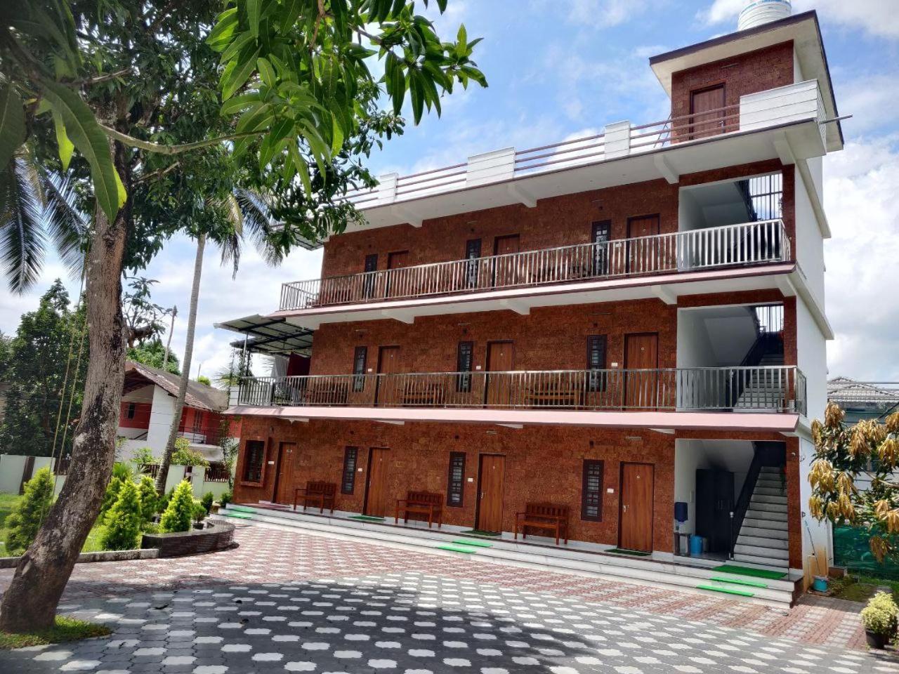 Dolphin Enclave Service Studio Apartments Kalpatta Buitenkant foto