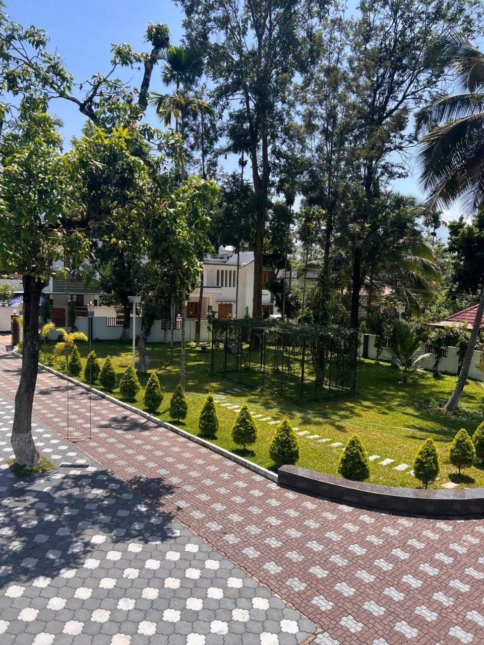 Dolphin Enclave Service Studio Apartments Kalpatta Buitenkant foto