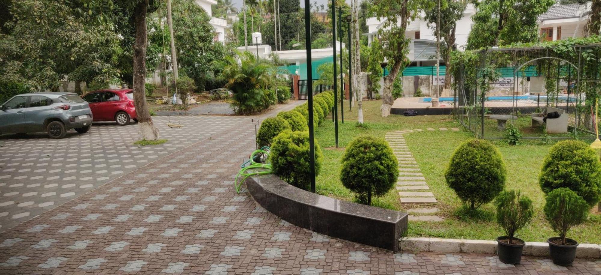 Dolphin Enclave Service Studio Apartments Kalpatta Buitenkant foto